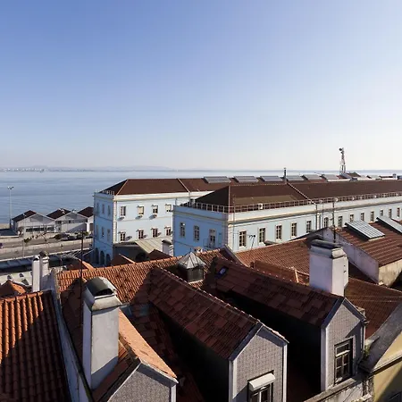 Hello Santa Apolonia * Lisbon