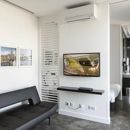 Hello Santa Apolonia