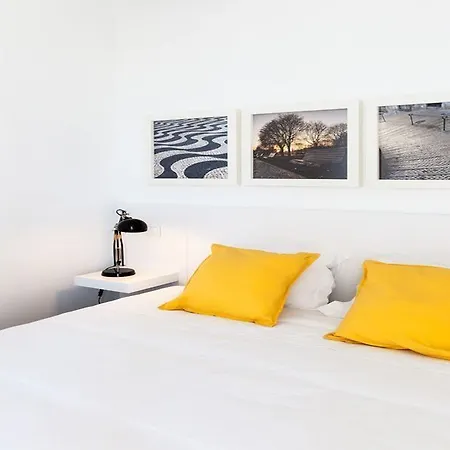 Hello Santa Apolonia *