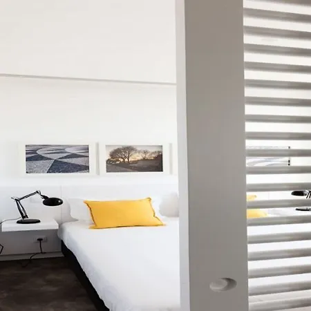 Hello Santa Apolonia * Lisbon