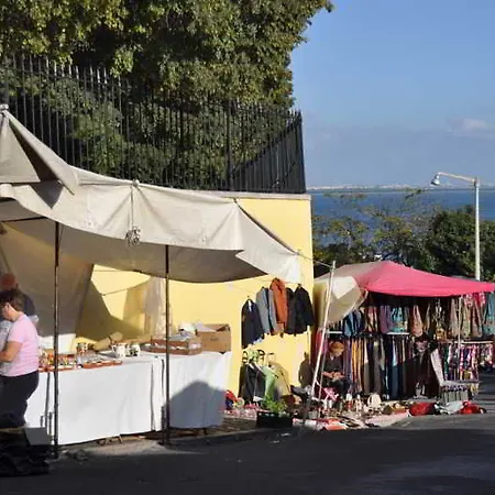 Hello Santa Apolonia Apartment