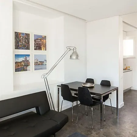 Hello Santa Apolonia *