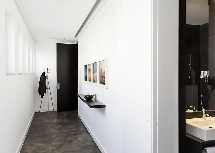 Hello Santa Apolonia *