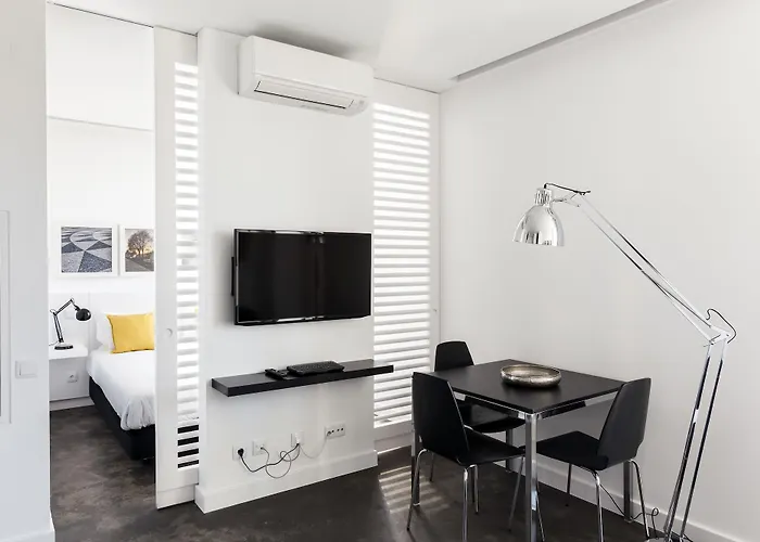 Hello Santa Apolonia * Lisboa