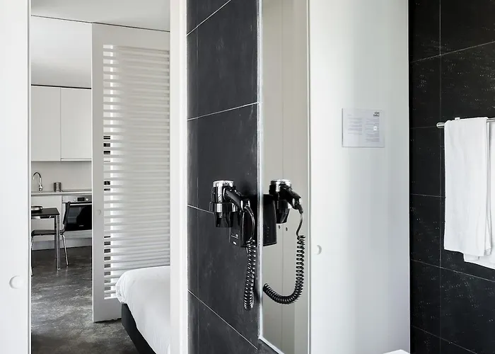 Hello Santa Apolonia