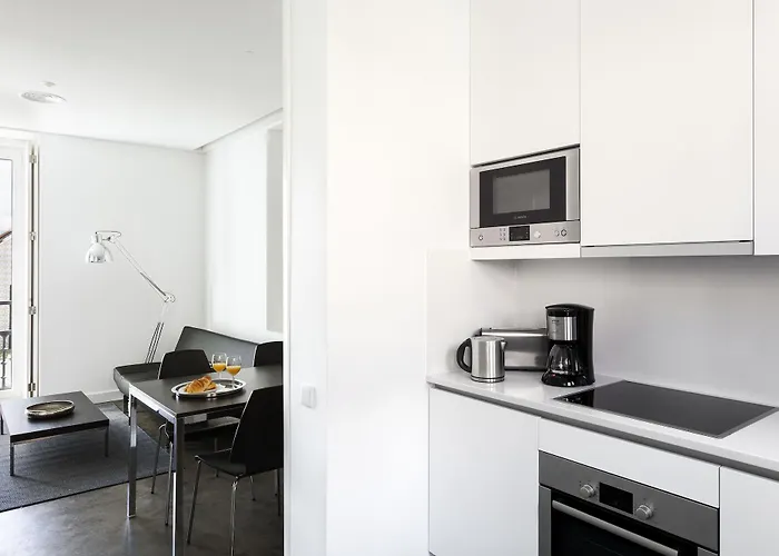 Hello Santa Apolonia