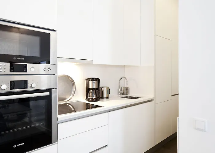 Hello Santa Apolonia *