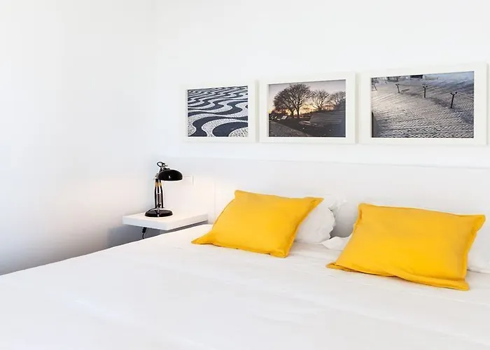 Hello Santa Apolonia *