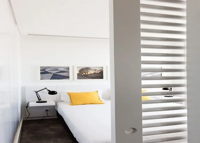 Hello Santa Apolonia * Lisboa