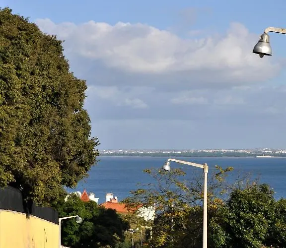 Hello Santa Apolonia Lisboa