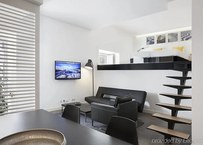 Hello Santa Apolonia