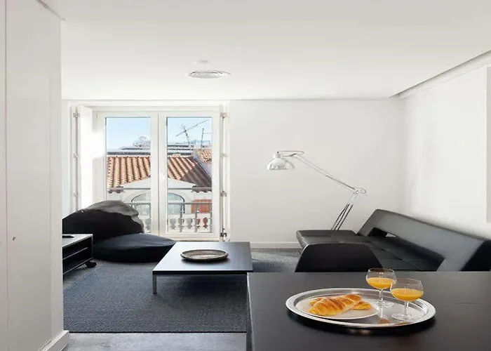 Hello Santa Apolonia *