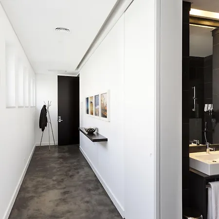 Hello Santa Apolonia *